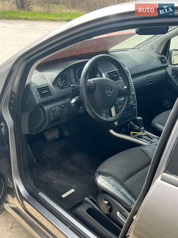 Хэтчбек Mercedes-Benz A-Class 2010 в Каменец-Подольском фото 18 Хэтчбек Mercedes-Benz A-Class 2010 в Каменец-Подольском