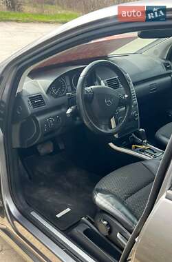 Хэтчбек Mercedes-Benz A-Class 2010 в 