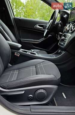 Хэтчбек Mercedes-Benz A-Class 2013 в 