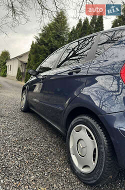 Хэтчбек Mercedes-Benz A-Class 2005 в 