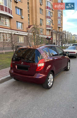 Хетчбек Mercedes-Benz A-Class 2011 в 