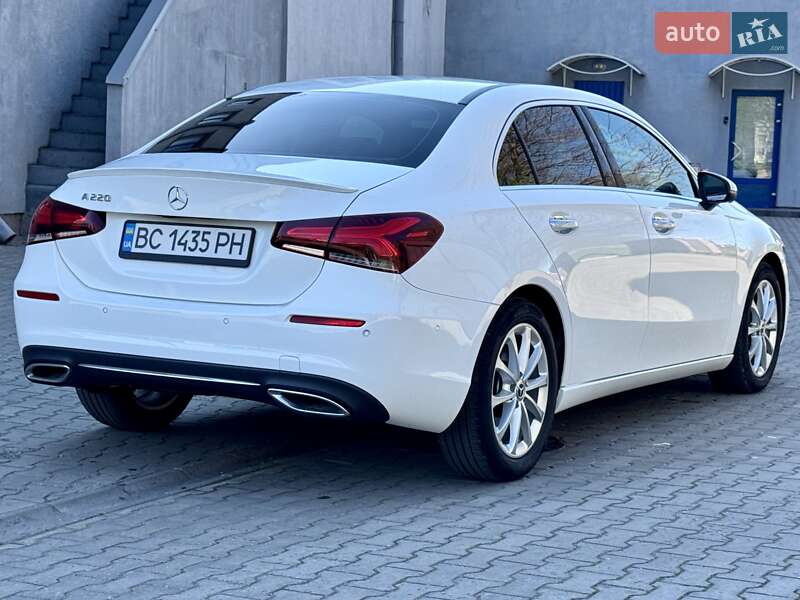 Седан Mercedes-Benz A-Class 2019 в Запорожье