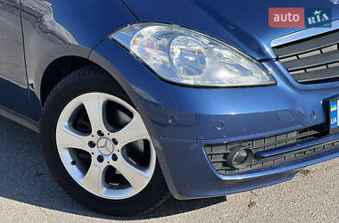 Хэтчбек Mercedes-Benz A-Class 2012 в 