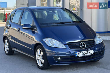 Хэтчбек Mercedes-Benz A-Class 2012 в 