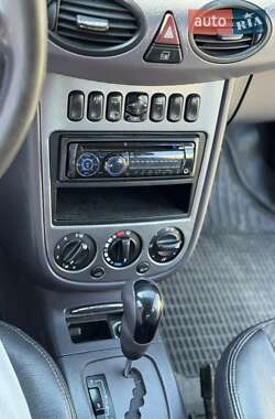 Хэтчбек Mercedes-Benz A-Class 2003 в 