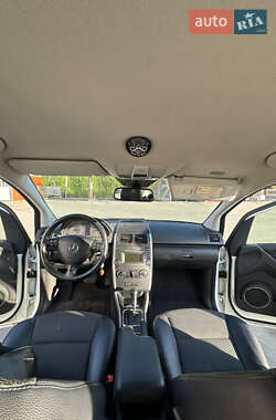Хэтчбек Mercedes-Benz A-Class 2011 в 