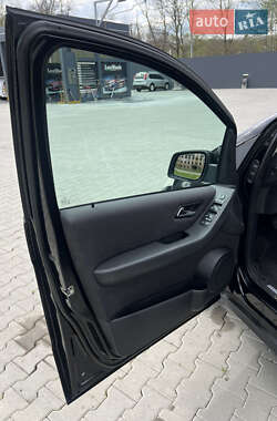 Хетчбек Mercedes-Benz A-Class 2011 в 
