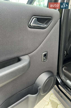 Хетчбек Mercedes-Benz A-Class 2011 в 