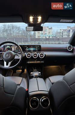 Хэтчбек Mercedes-Benz A-Class 2019 в 