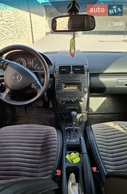 Хэтчбек Mercedes-Benz A-Class 2010 в 