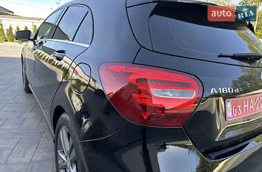 Хэтчбек Mercedes-Benz A-Class 2016 в 