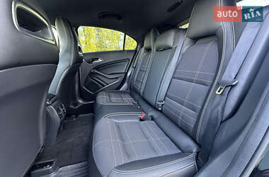 Хэтчбек Mercedes-Benz A-Class 2016 в 