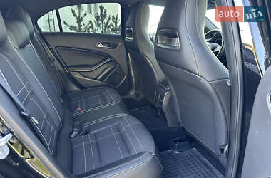 Хэтчбек Mercedes-Benz A-Class 2016 в 