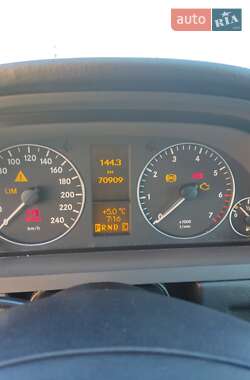 Хэтчбек Mercedes-Benz A-Class 2011 в 