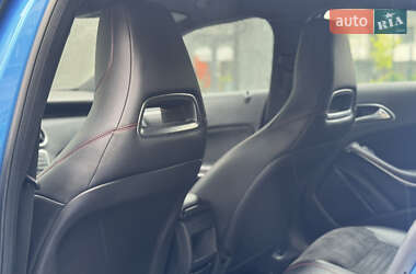 Хэтчбек Mercedes-Benz A-Class 2015 в 