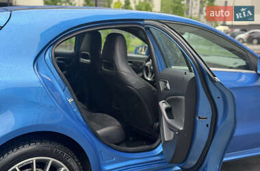 Хэтчбек Mercedes-Benz A-Class 2015 в 