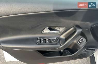 Седан Mercedes-Benz A-Class 2019 в 