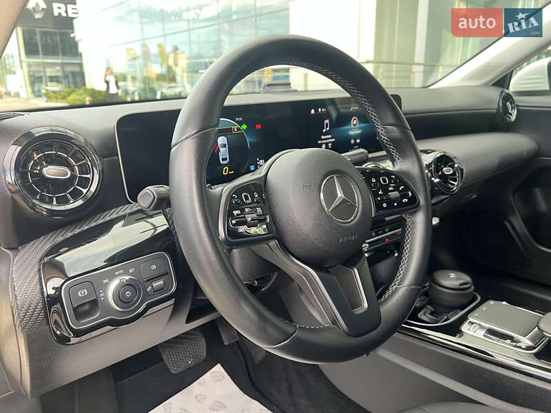 Седан Mercedes-Benz A-Class 2019 в Киеве
