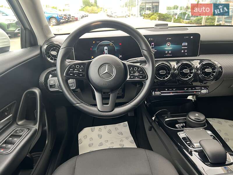 Седан Mercedes-Benz A-Class 2019 в Киеве