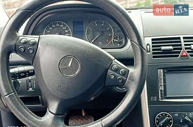 Хэтчбек Mercedes-Benz A-Class 2011 в 