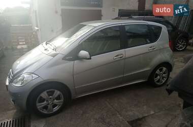 Хэтчбек Mercedes-Benz A-Class 2011 в 