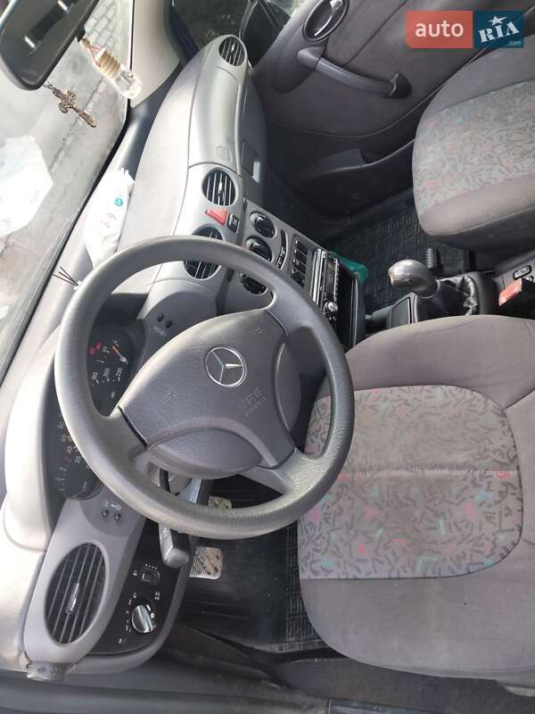 Хетчбек Mercedes-Benz A-Class 2000 в 