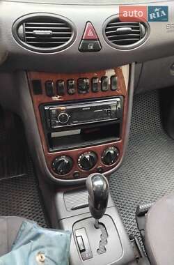 Хэтчбек Mercedes-Benz A-Class 2002 в 