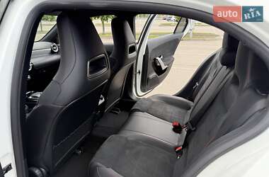 Хетчбек Mercedes-Benz A-Class 2018 в 
