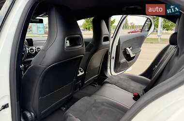 Хетчбек Mercedes-Benz A-Class 2018 в 