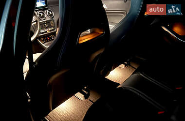 Хетчбек Mercedes-Benz A-Class 2017 в 