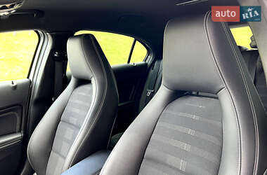 Хетчбек Mercedes-Benz A-Class 2017 в 
