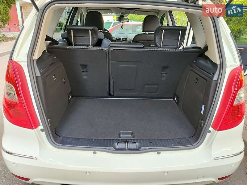 Хетчбек Mercedes-Benz A-Class 2011 в Вишневому