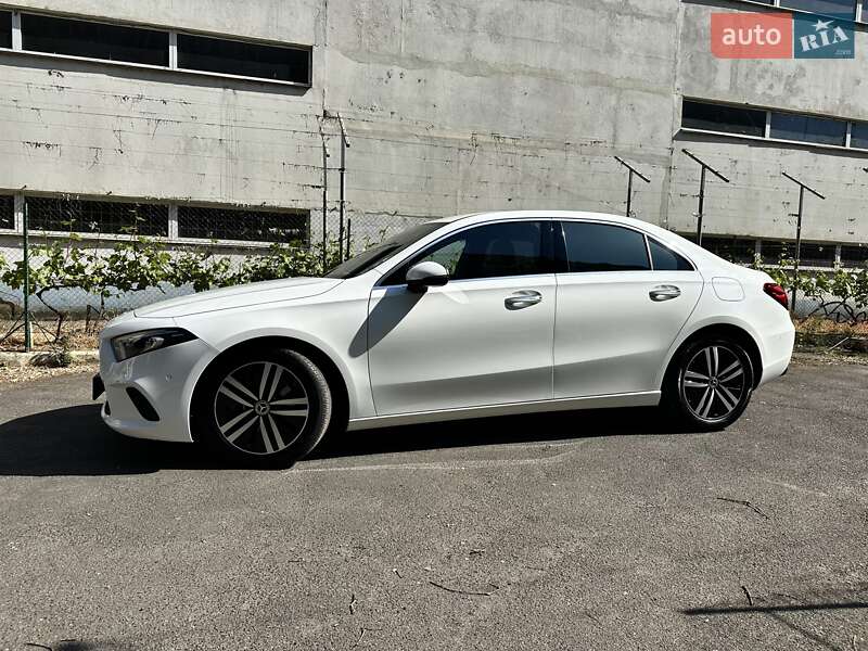 Седан Mercedes-Benz A-Class 2022 в Одессе