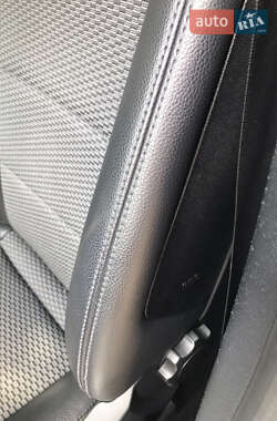 Хетчбек Mercedes-Benz A-Class 2010 в 