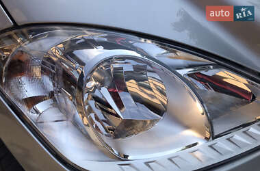 Хетчбек Mercedes-Benz A-Class 2010 в 