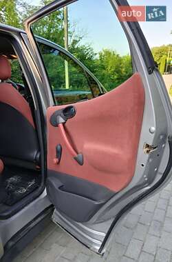 Хэтчбек Mercedes-Benz A-Class 2000 в 