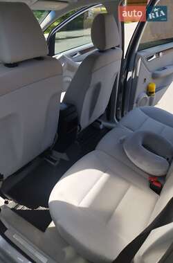 Хэтчбек Mercedes-Benz A-Class 2005 в 