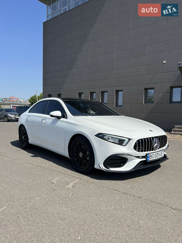 Седан Mercedes-Benz A-Class 2019 в Днепре
