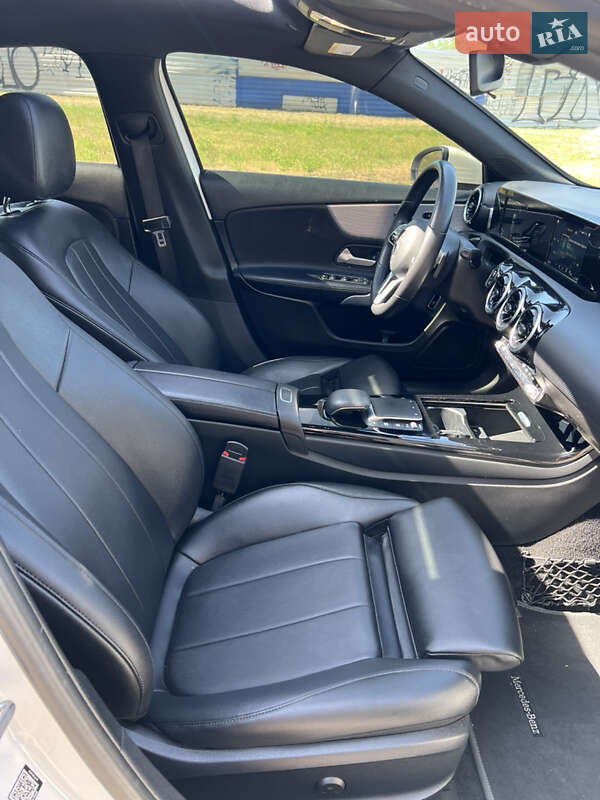 Седан Mercedes-Benz A-Class 2019 в Днепре