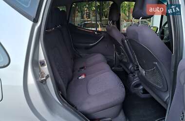 Хэтчбек Mercedes-Benz A-Class 2001 в 