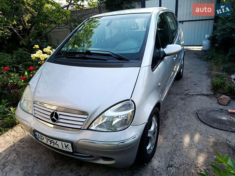 Хэтчбек Mercedes-Benz A-Class 2002 в 