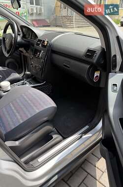 Хэтчбек Mercedes-Benz A-Class 2005 в 