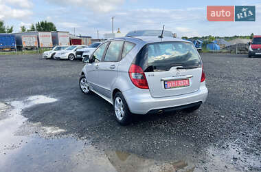 Хэтчбек Mercedes-Benz A-Class 2011 в 