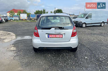 Хэтчбек Mercedes-Benz A-Class 2011 в 