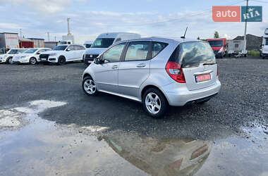 Хэтчбек Mercedes-Benz A-Class 2011 в 