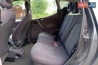 Хэтчбек Mercedes-Benz A-Class 2000 в 