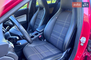 Хэтчбек Mercedes-Benz A-Class 2014 в 