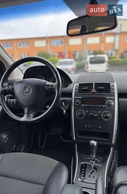 Хетчбек Mercedes-Benz A-Class 2006 в 
