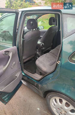 Хетчбек Mercedes-Benz A-Class 2001 в 