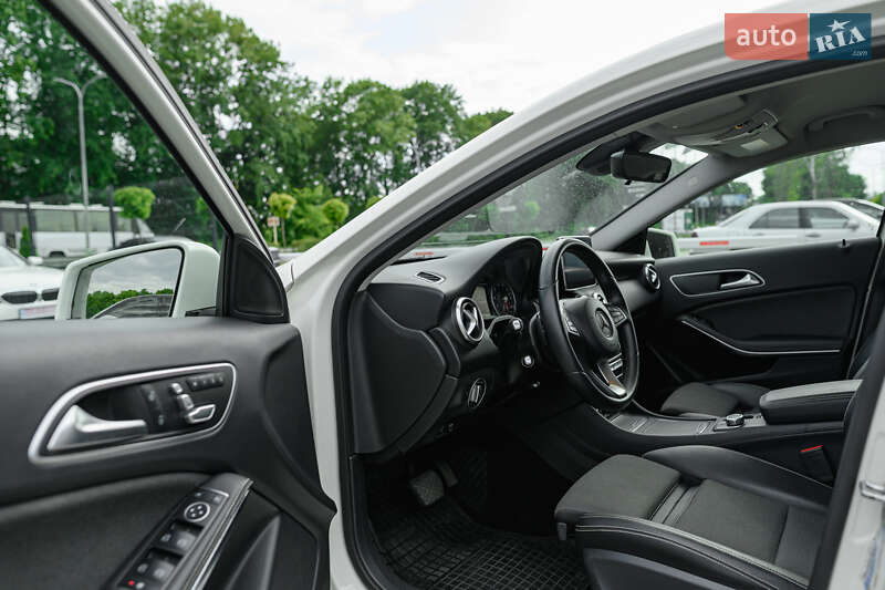 Хэтчбек Mercedes-Benz A-Class 2016 в Львове
